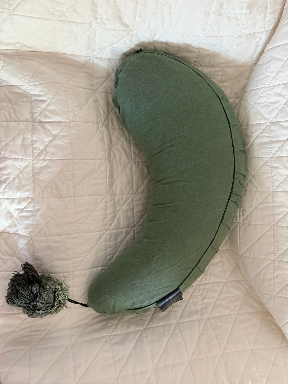 La Maman Wedge Nursing Pillow - Sage Green